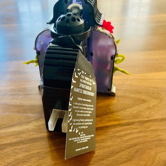 BBW Haunted Conservatory Projector - Picture 3 of 5